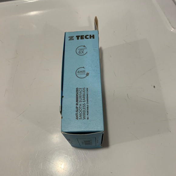 NWT Rubberized wireless headphones w charging case - Picture 6 of 10